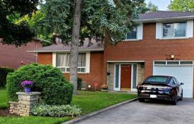 Casa de pueblo – Scarborough, Toronto, Ontario,  Canadá. C$1 030 000
