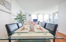 5 dormitorio piso en Etobicoke, Canadá. C$720 000