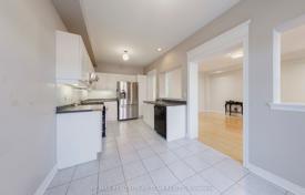11 dormitorio casa de pueblo en Scarborough, Canadá. C$1 343 000