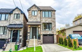 11 dormitorio casa de pueblo en Scarborough, Canadá. C$1 907 000