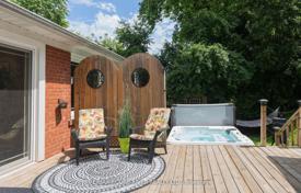 9 dormitorio casa de pueblo en Scarborough, Canadá. C$1 388 000