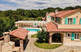 5 dormitorio casa de pueblo 205 m² en Primorje-Gorski Kotar County, Croacia. 680 000 €