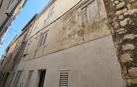 8 dormitorio casa de pueblo 200 m² en Pag, Croacia. 250 000 €