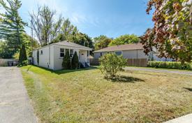 10 dormitorio casa de pueblo en Scarborough, Canadá. C$1 345 000