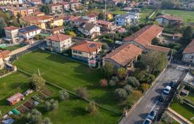 8 dormitorio finca rústica 400 m² en Erbusco, Italia. 980 000 €