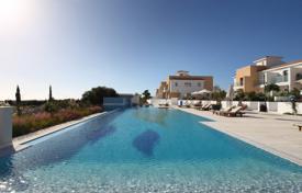 2 dormitorio adosado en Pafos, Chipre. 370 000 €