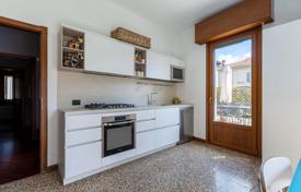 7 dormitorio villa en Intra, Italia. 850 000 €