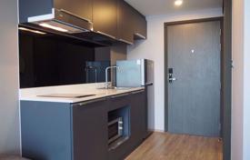 1-dormitorio apartamentos en condominio en Watthana, Tailandia. $152 000