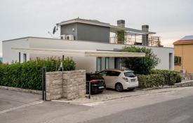 6 dormitorio villa 255 m² en Kavač, Montenegro. 895 000 €