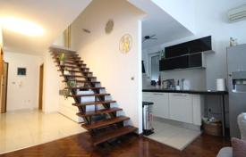 4 dormitorio piso 108 m² en Split-Dalmatia County, Croacia. 330 000 €