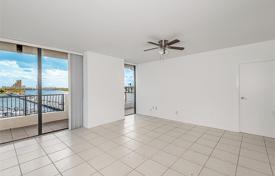 1-dormitorio apartamentos en condominio 78 m² en Miami, Estados Unidos. $335 000