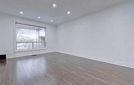 5 dormitorio adosado en North York, Canadá. C$1 390 000