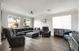 4 dormitorio casa de pueblo 297 m² en Miami, Estados Unidos. $970 000