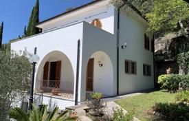Villa – Toscolano Maderno, Lombardía, Italia. 1 500 000 €