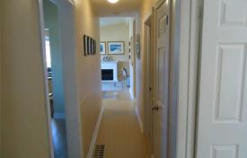 9 dormitorio casa de pueblo en Scarborough, Canadá. C$1 552 000