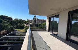 3 dormitorio piso 125 m² en Poreč, Croacia. 415 000 €