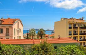 3 dormitorio piso en Beaulieu-sur-Mer, Francia. 575 000 €