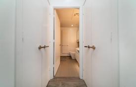 1 dormitorio piso en Charles Street East, Canadá. C$689 000