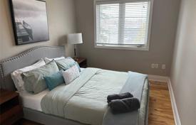 7 dormitorio casa de pueblo en East York, Canadá. C$1 700 000