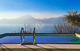 4 dormitorio adosado 175 m² en Torri del Benaco, Italia. 890 000 €