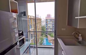 1-dormitorio apartamentos en condominio en Khlong Toei, Tailandia. $116 000