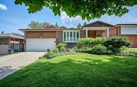 Casa de pueblo – Scarborough, Toronto, Ontario,  Canadá. C$1 082 000