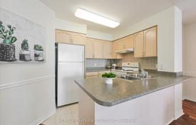 5 dormitorio piso en North York, Canadá. C$883 000