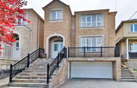 Casa de pueblo – Scarlett Road, Toronto, Ontario,  Canadá. C$1 473 000