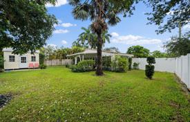 Casa de pueblo – Hallandale Beach, Florida, Estados Unidos. $699 000