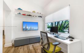 4 dormitorio casa de pueblo 246 m² en Miami, Estados Unidos. $2 380 000