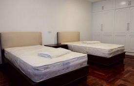 3-dormitorio apartamentos en condominio en Khlong Toei, Tailandia. $3 200  por semana