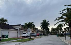 Casa de pueblo – West End, Miami, Florida,  Estados Unidos. $720 000