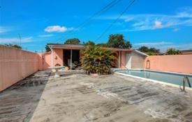 Casa de pueblo – Hialeah, Florida, Estados Unidos. $639 000