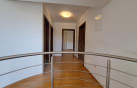 4 dormitorio piso 111 m² en Lovran, Croacia. 515 000 €