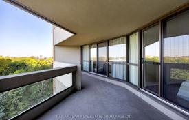 6 dormitorio piso en Etobicoke, Canadá. C$973 000