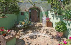 9 dormitorio villa 370 m² en Grosseto, Italia. 750 000 €