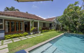 4 dormitorio villa 180 m² en Kuta, Indonesia. $280 000