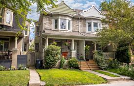 9 dormitorio adosado en Old Toronto, Canadá. C$1 221 000