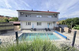 8 dormitorio casa de pueblo 350 m² en Primorje-Gorski Kotar County, Croacia. 850 000 €