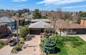 10 dormitorio casa de pueblo en North York, Canadá. C$1 811 000