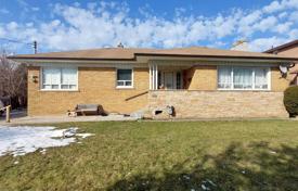 8 dormitorio casa de pueblo en Scarborough, Canadá. C$2 187 000