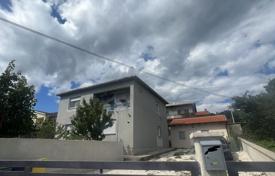 3 dormitorio piso 80 m² en Primorje-Gorski Kotar County, Croacia. 220 000 €