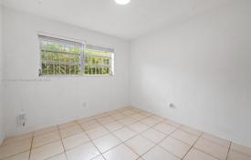 4 dormitorio casa de pueblo 182 m² en Miami, Estados Unidos. $649 000
