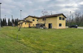 Terreno en Pontedera, Italia. 900 000 €