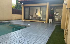 2 dormitorio casa de pueblo 197 m² en Miami, Estados Unidos. $650 000