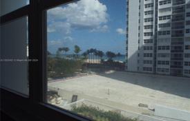 2-dormitorio apartamentos en condominio 134 m² en Hallandale Beach, Estados Unidos. $599 000