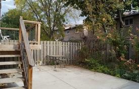 7 dormitorio adosado en North York, Canadá. C$1 688 000