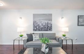 4 dormitorio piso en North York, Canadá. C$782 000
