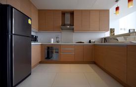 2-dormitorio apartamentos en condominio en Khlong Toei, Tailandia. $765 000