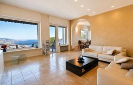 8 dormitorio piso 161 m² en Liguria, Italia. 650 000 €